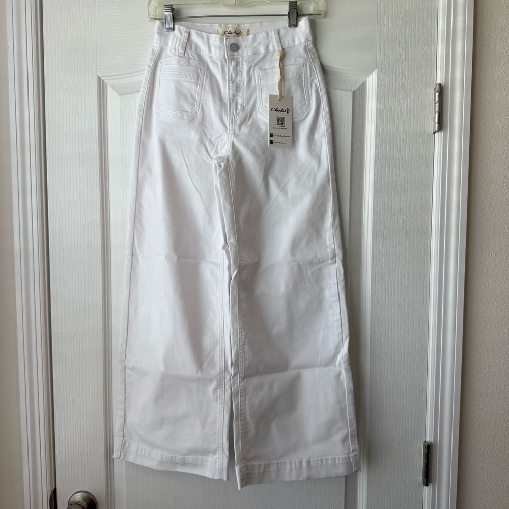 NEW Women's Charlie B White Flare Leg Jeans Size 0